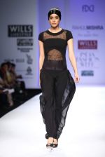 Model walks the ramp for Rahul Mishra at Wills Lifestyle India Fashion Week Autumn Winter 2012 Day 4 on 18th Feb 2012 (31).JPG